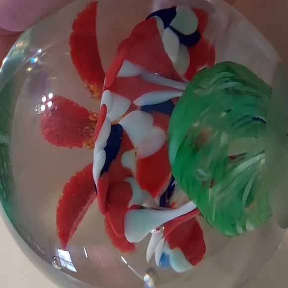 STAMPED Glass Flower Paperweight by I N F has a couple of nicks,Multicolor. - Picture 5 of 8